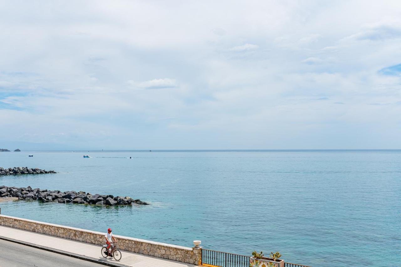 Bed and Breakfast Naxos Marina Bay Giardini-Naxos Exterior foto